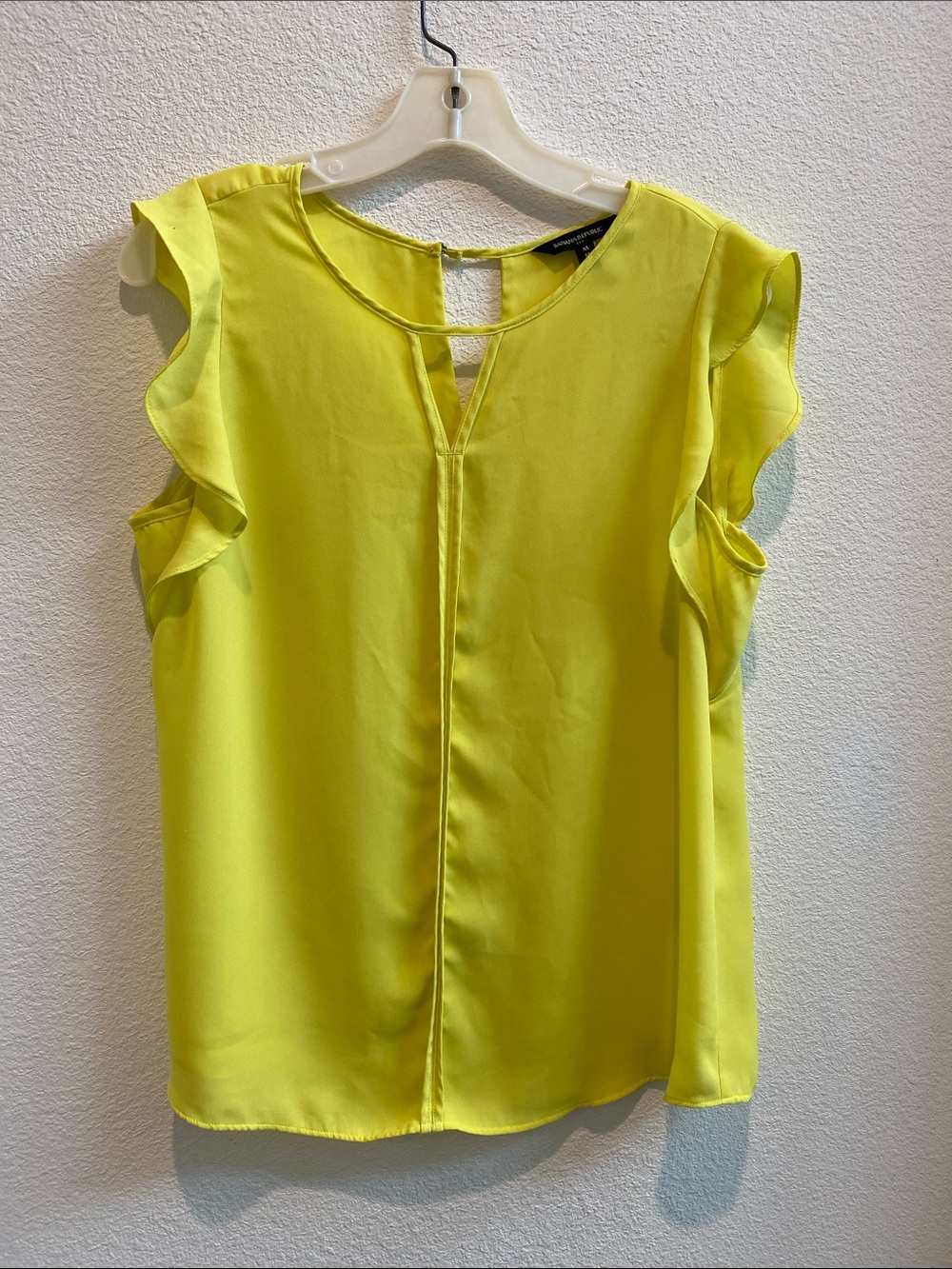 Banana Republic Yellow Ruffle Sleeve Women's blouse.